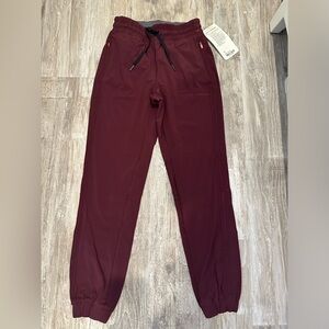 Lululemon track to reality size 2 burgundy pants